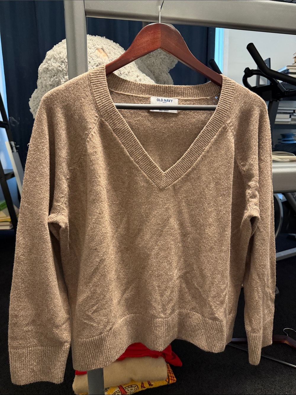 Old Navy V-Neck Sweater in Tan